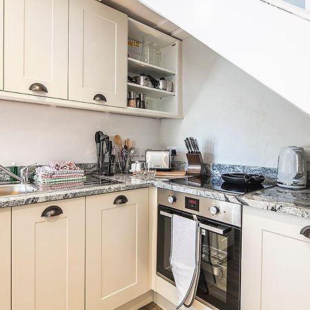 The Artists Loft - A Superb Cottage Sensitively Converted From A Grade II Listed 17Th Century Building Bakewell Bagian luar foto