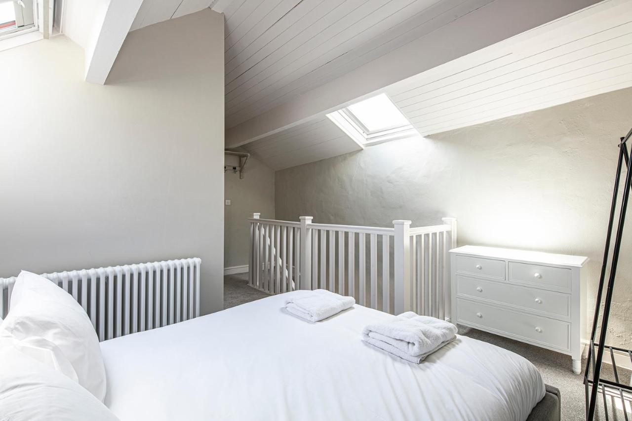 The Artists Loft - A Superb Cottage Sensitively Converted From A Grade II Listed 17Th Century Building Bakewell Bagian luar foto